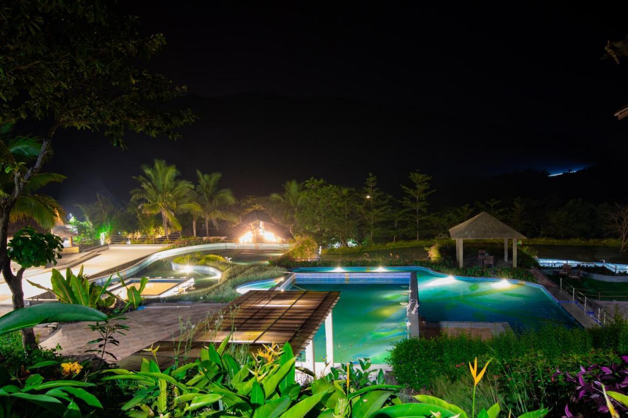 Encore A Boutique Resort Mulshi Екстер'єр фото
